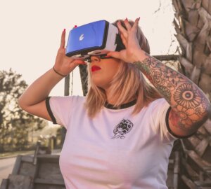 virtual reality bril en vrouw